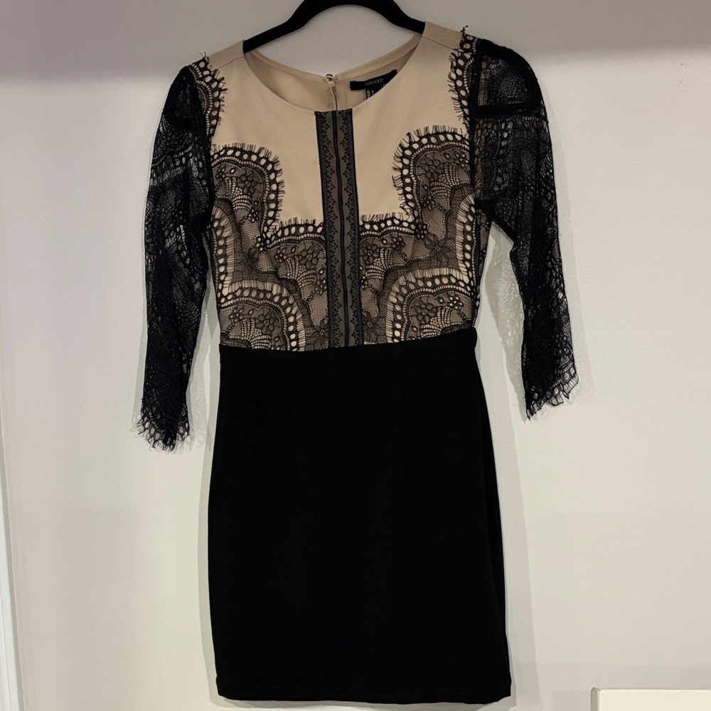 Forever 21 Black and Cream Lace Long Sleeve Dress